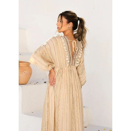 Vestido Crepe Longo Manga Morcego Bordado Franjas Estilo Boho